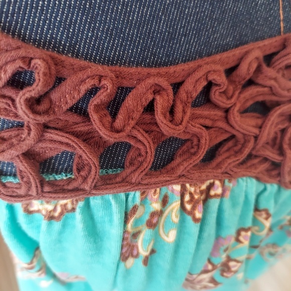 Debbie Miller for Rigo Tank - Picture 6 of 10